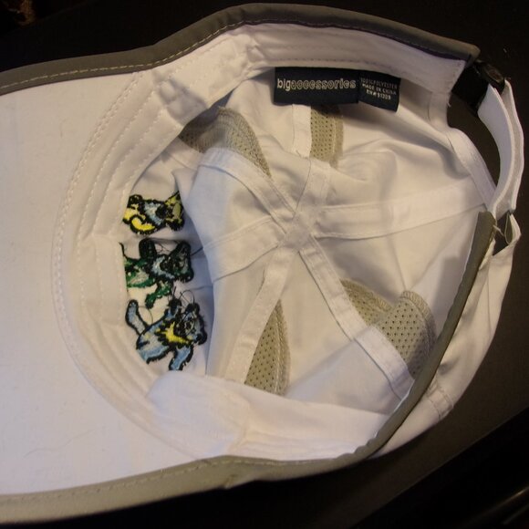bigaccessories 3 Dancing Bears GD White Cap - Picture 5 of 8